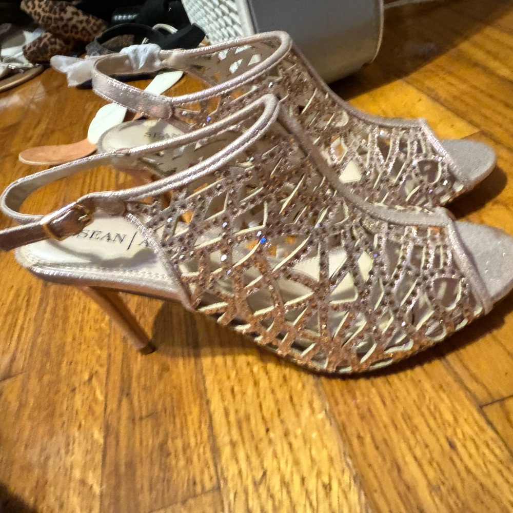 Sean Alan Women's Gold Glitter Heels